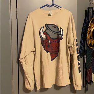 Howard University long sleeve short